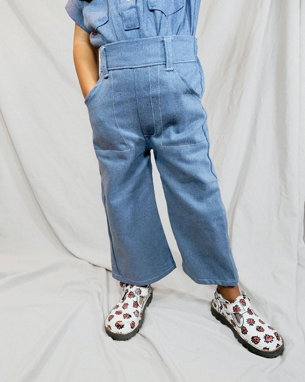 High waisted denim pants for toddlers and kids. Two pockets 